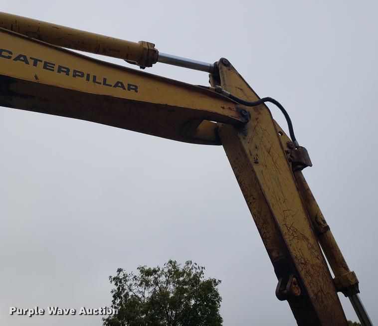 image for item EF9917 1984 Caterpillar 235 excavator