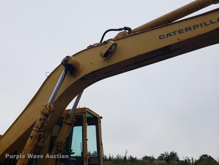 image for item EF9917 1984 Caterpillar 235 excavator