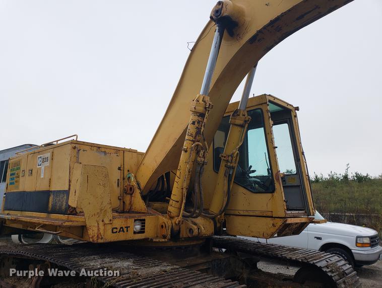 image for item EF9917 1984 Caterpillar 235 excavator