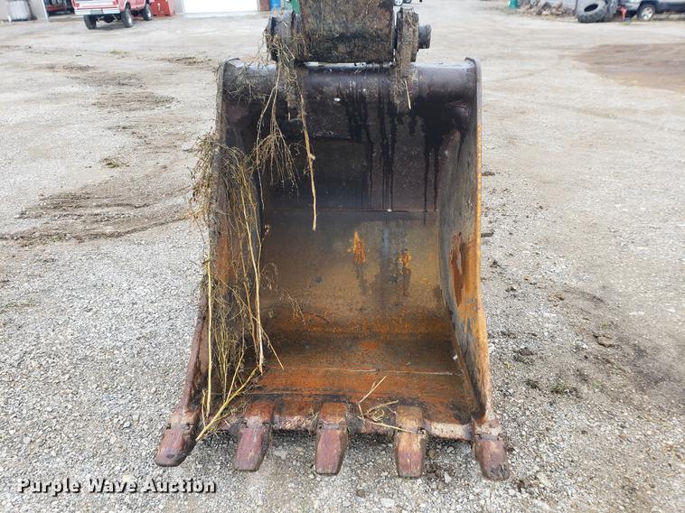 image for item EF9917 1984 Caterpillar 235 excavator