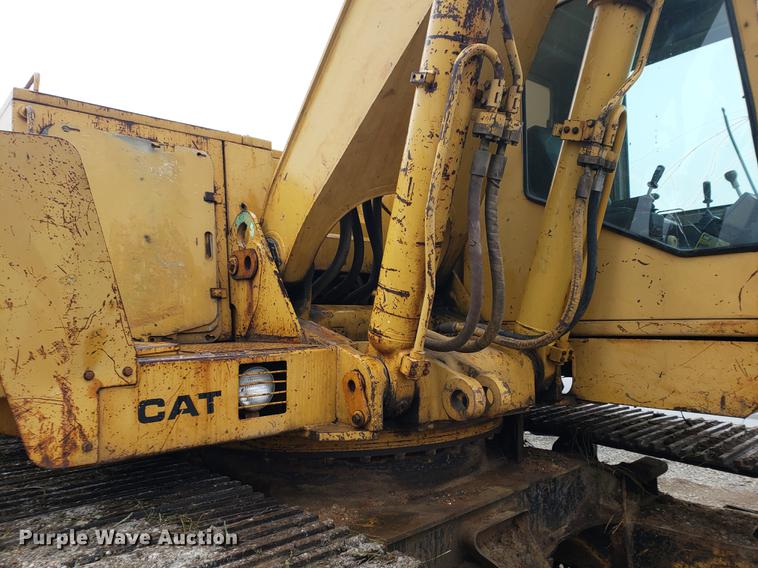 image for item EF9917 1984 Caterpillar 235 excavator