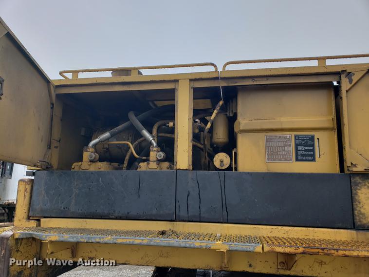 image for item EF9917 1984 Caterpillar 235 excavator