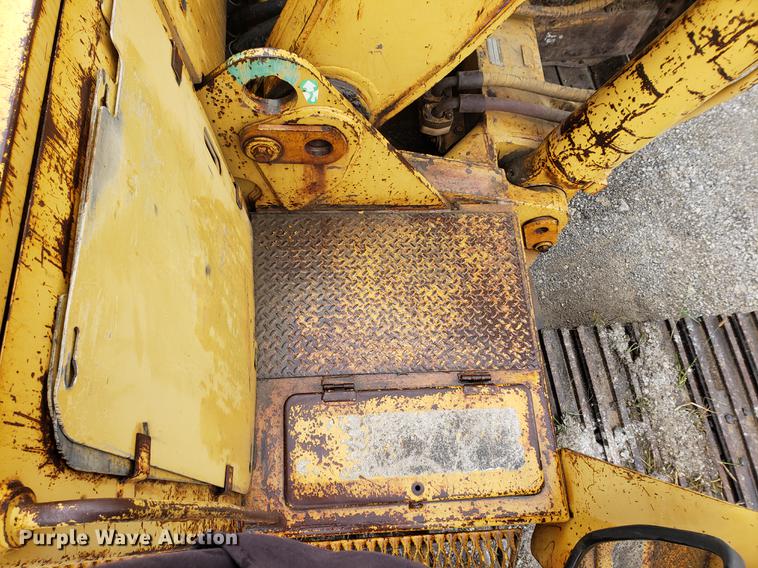 image for item EF9917 1984 Caterpillar 235 excavator
