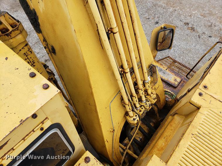 image for item EF9917 1984 Caterpillar 235 excavator