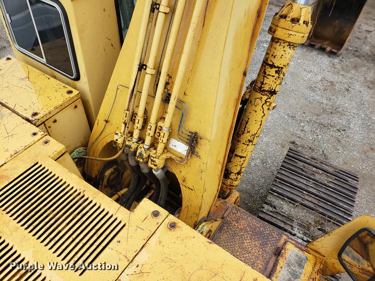 image for item EF9917 1984 Caterpillar 235 excavator