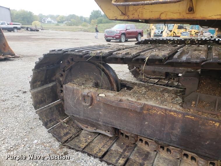 image for item EF9917 1984 Caterpillar 235 excavator