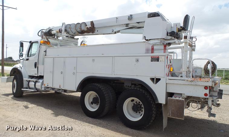 image for item EI9660 2010 Freightliner Business Class M2 digger derrick truck