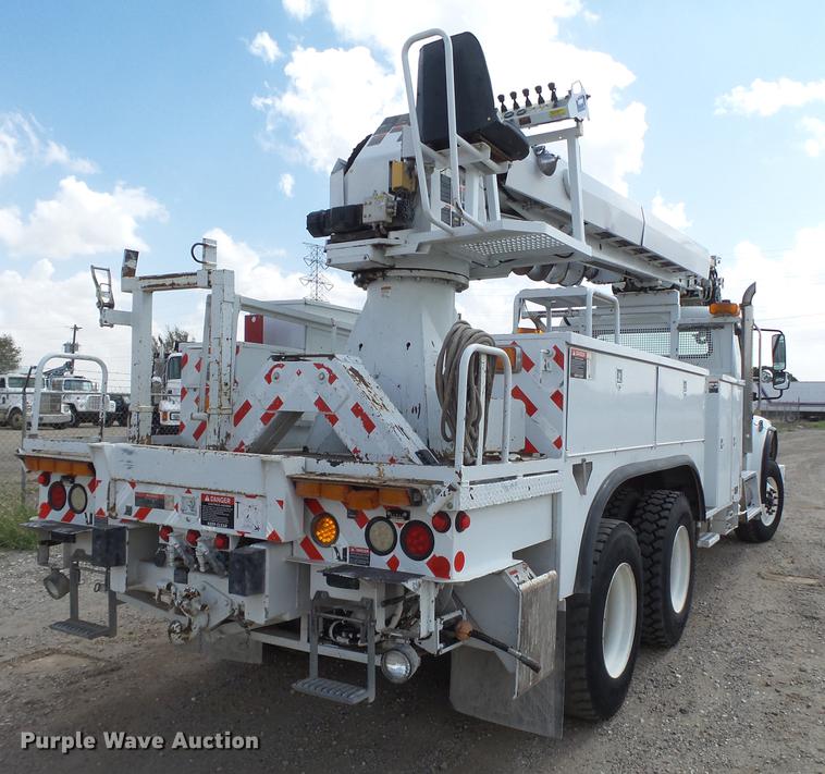 image for item EI9660 2010 Freightliner Business Class M2 digger derrick truck