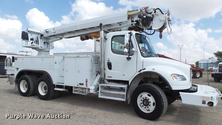 image for item EI9660 2010 Freightliner Business Class M2 digger derrick truck