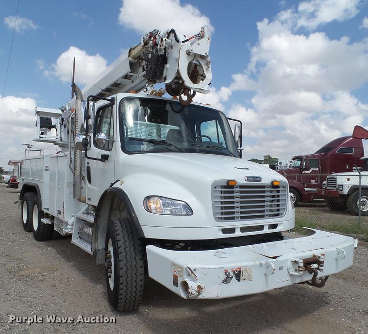 image for item EI9660 2010 Freightliner Business Class M2 digger derrick truck