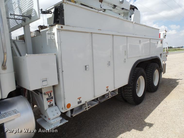 image for item EI9660 2010 Freightliner Business Class M2 digger derrick truck