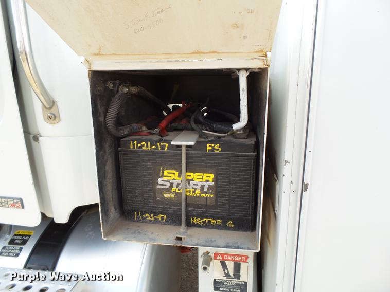 image for item EI9660 2010 Freightliner Business Class M2 digger derrick truck