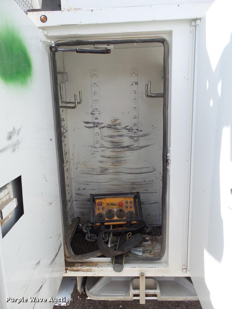 image for item EI9660 2010 Freightliner Business Class M2 digger derrick truck