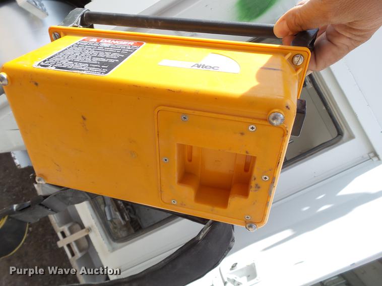 image for item EI9660 2010 Freightliner Business Class M2 digger derrick truck