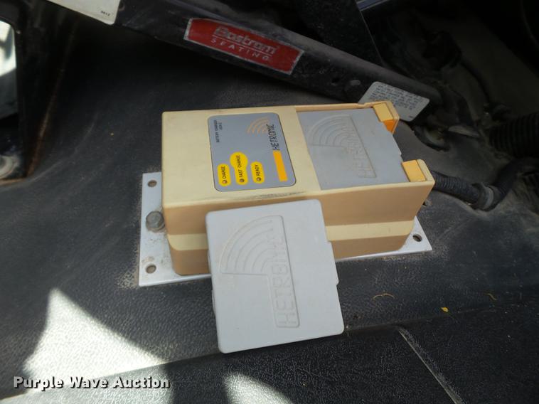 image for item EI9660 2010 Freightliner Business Class M2 digger derrick truck