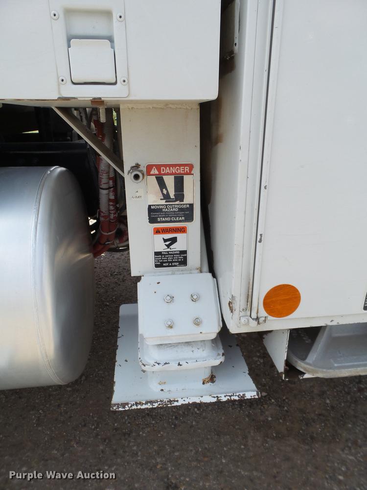 image for item EI9660 2010 Freightliner Business Class M2 digger derrick truck