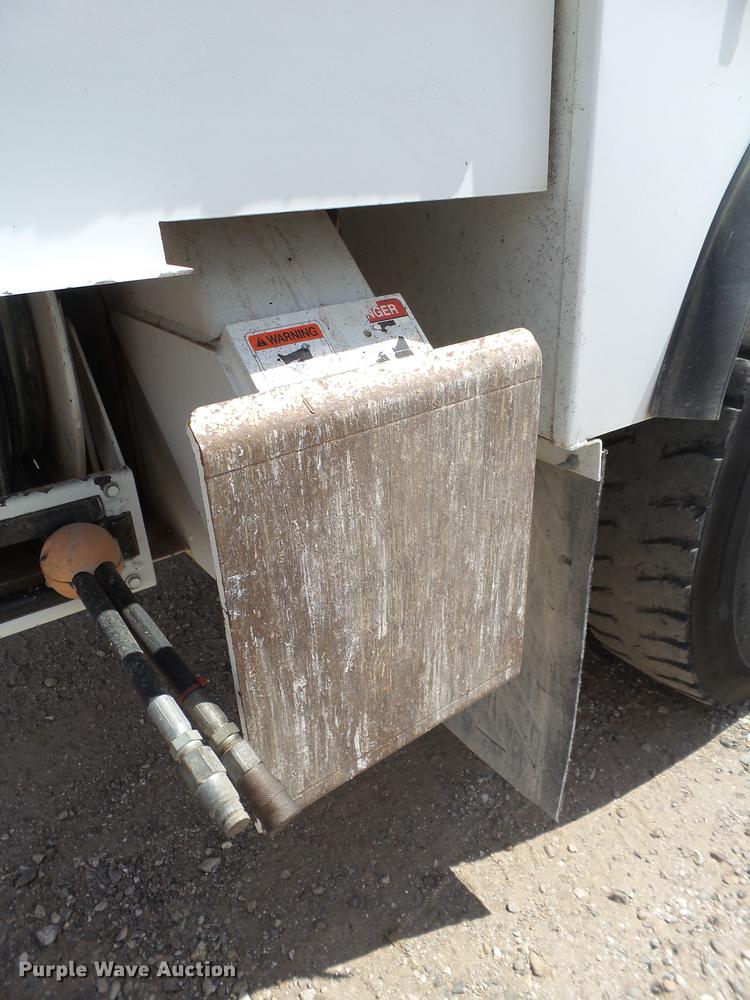 image for item EI9660 2010 Freightliner Business Class M2 digger derrick truck