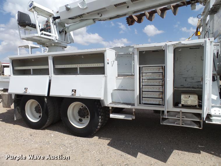 image for item EI9660 2010 Freightliner Business Class M2 digger derrick truck