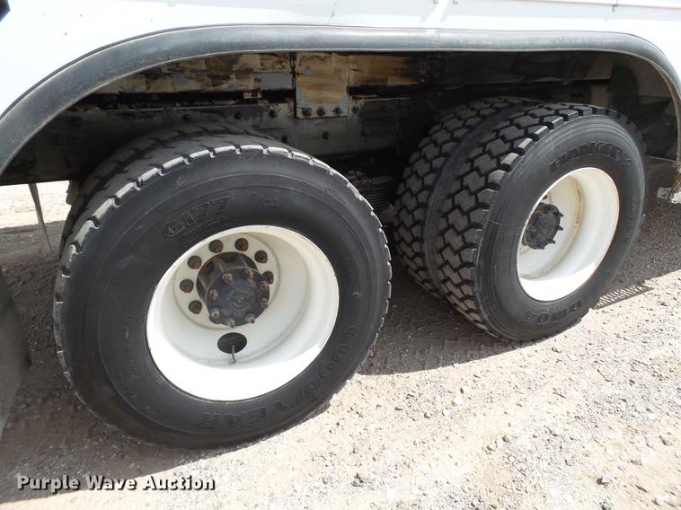 image for item EI9660 2010 Freightliner Business Class M2 digger derrick truck