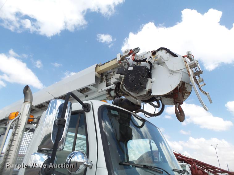 image for item EI9660 2010 Freightliner Business Class M2 digger derrick truck