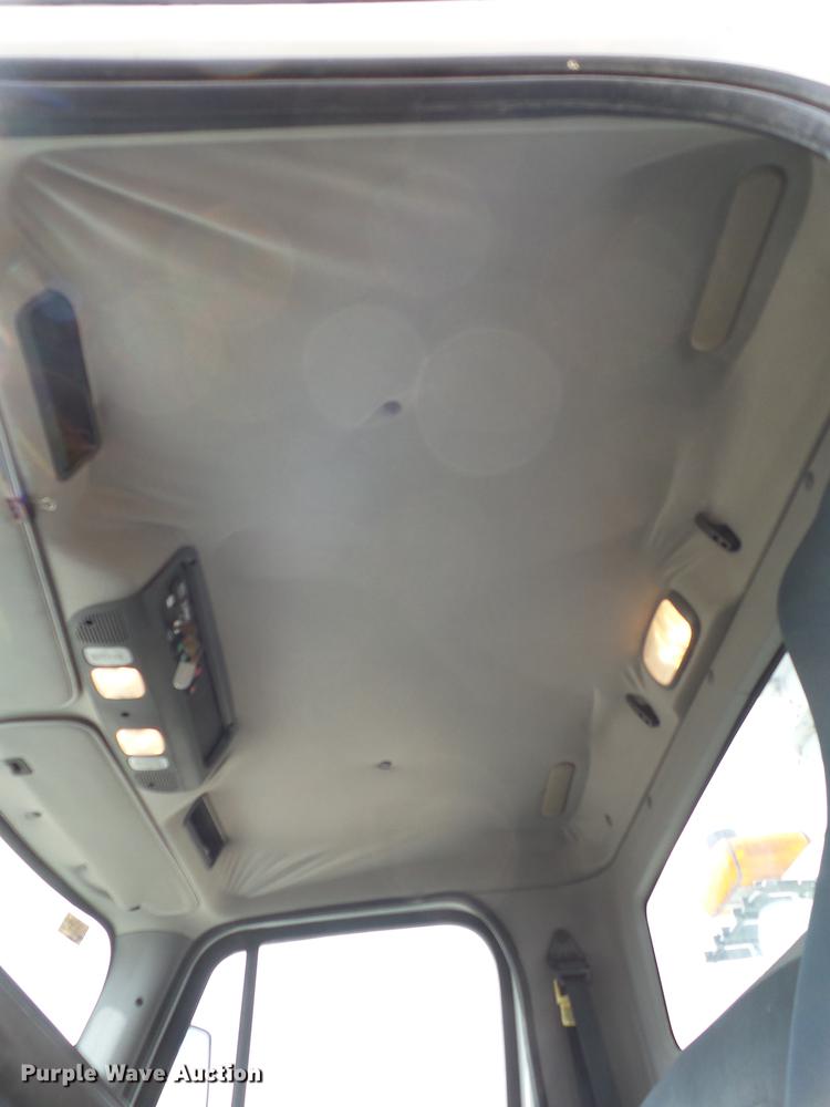 image for item EI9660 2010 Freightliner Business Class M2 digger derrick truck