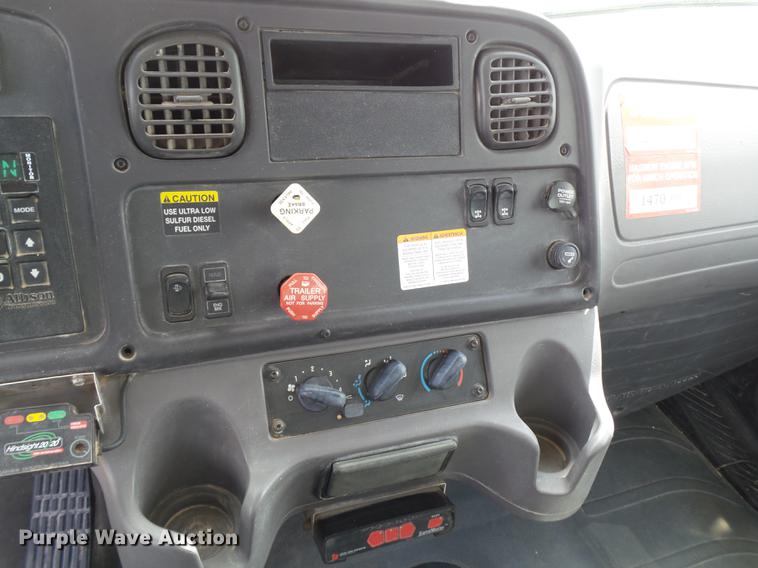 image for item EI9660 2010 Freightliner Business Class M2 digger derrick truck