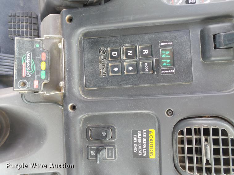 image for item EI9660 2010 Freightliner Business Class M2 digger derrick truck