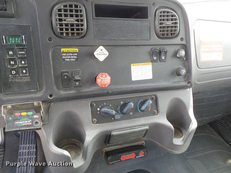 image for item EI9660 2010 Freightliner Business Class M2 digger derrick truck