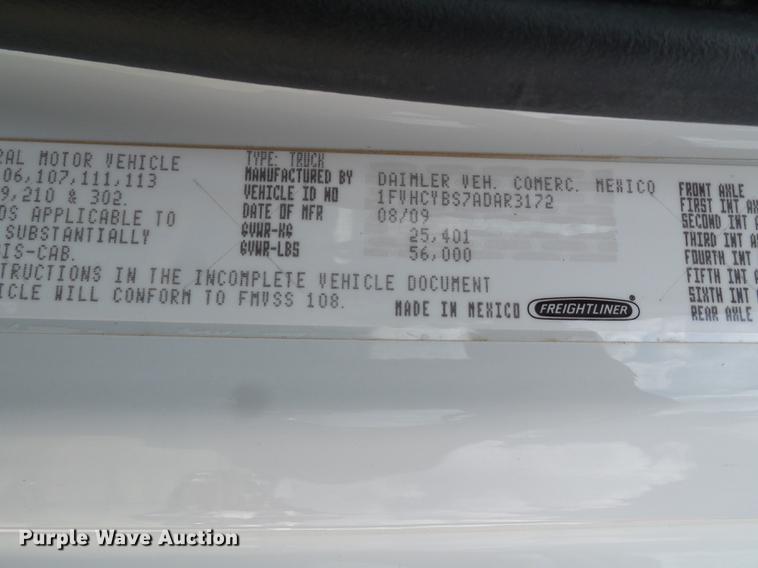 image for item EI9660 2010 Freightliner Business Class M2 digger derrick truck