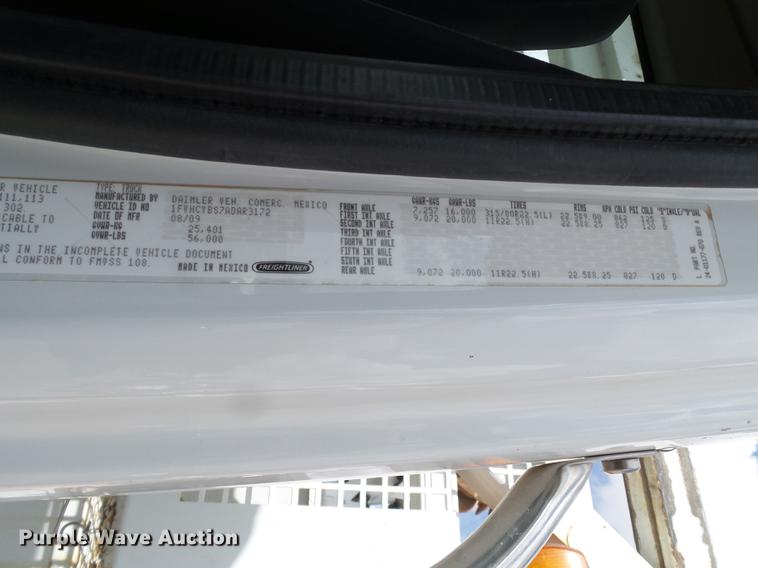 image for item EI9660 2010 Freightliner Business Class M2 digger derrick truck