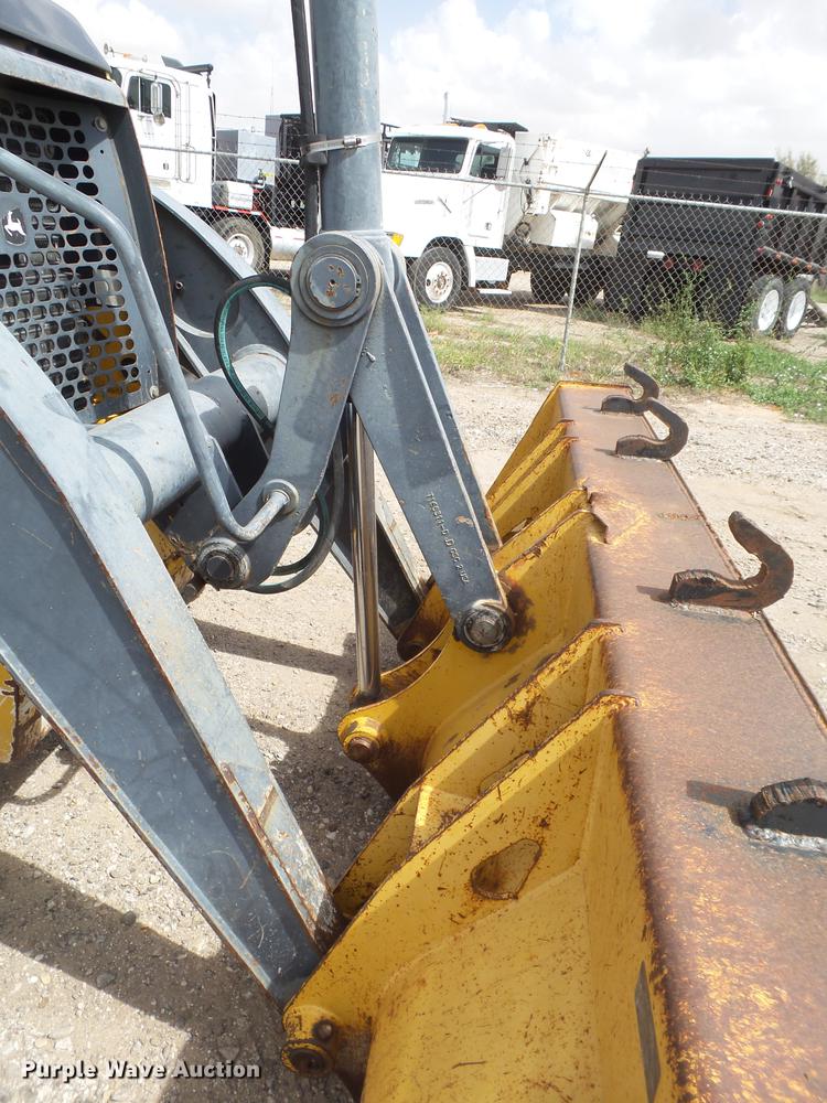 image for item EI9661 2007 John Deere 410J backhoe