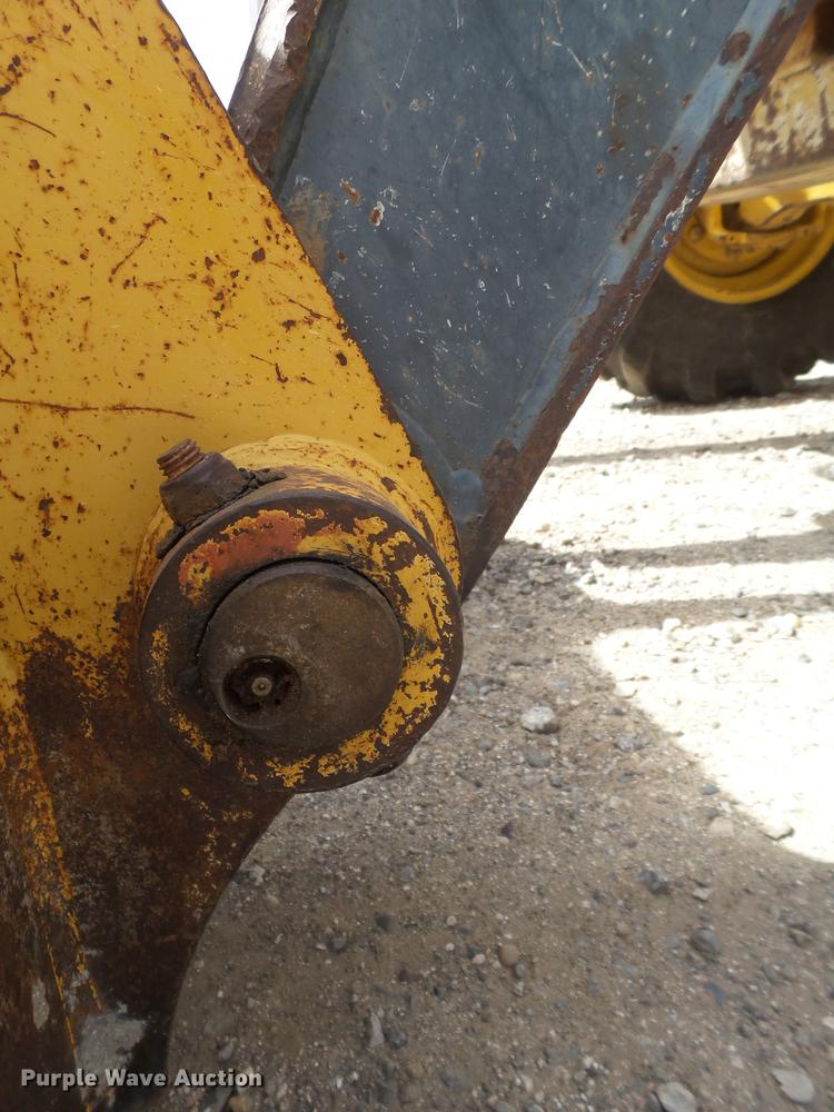 image for item EI9661 2007 John Deere 410J backhoe