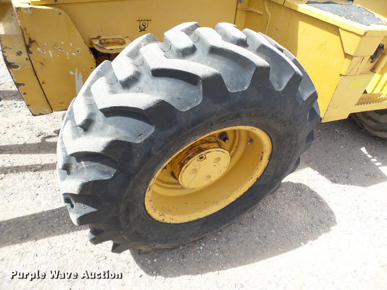 image for item EI9661 2007 John Deere 410J backhoe