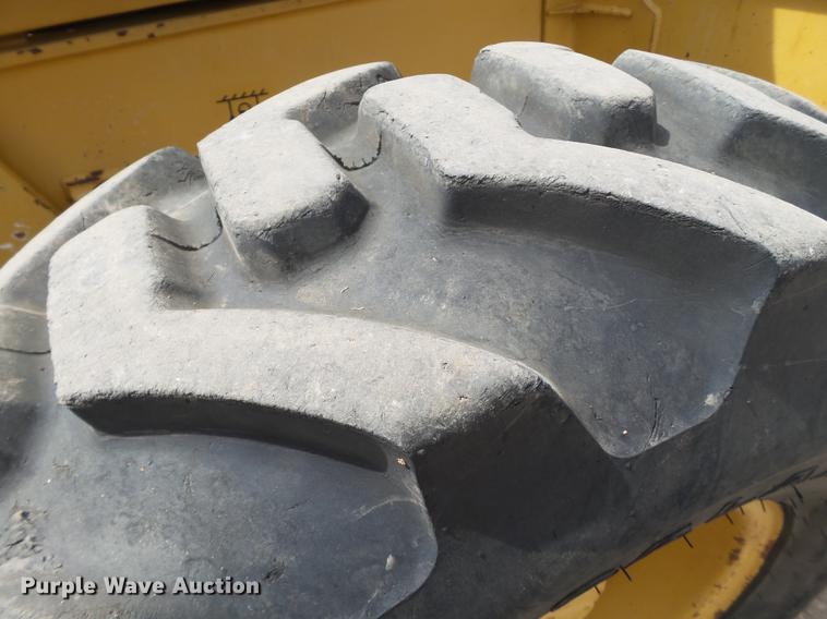 image for item EI9661 2007 John Deere 410J backhoe