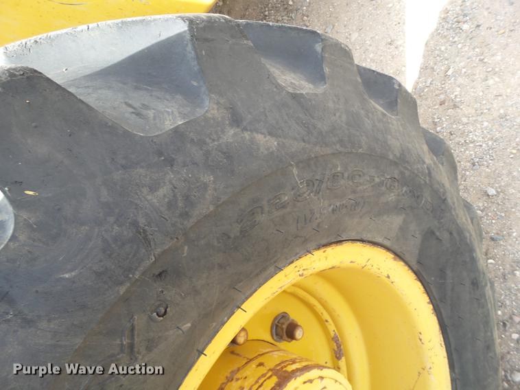 image for item EI9661 2007 John Deere 410J backhoe