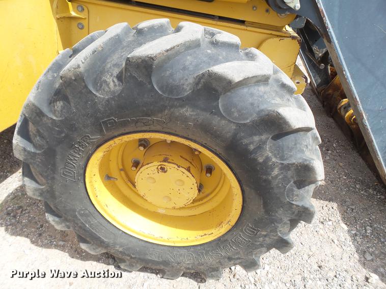 image for item EI9661 2007 John Deere 410J backhoe