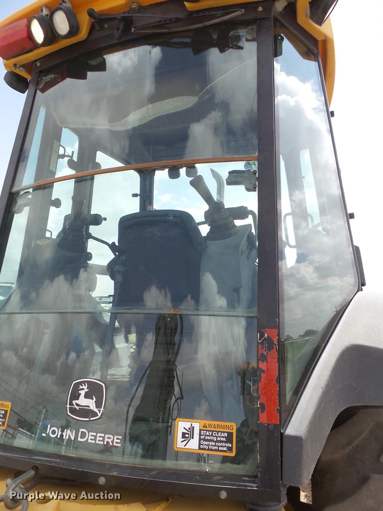 image for item EI9661 2007 John Deere 410J backhoe
