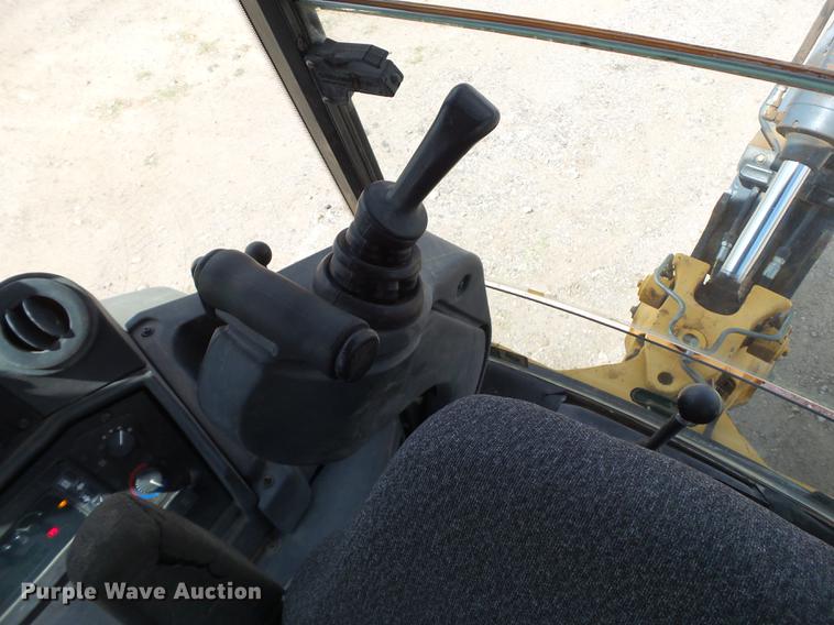 image for item EI9661 2007 John Deere 410J backhoe