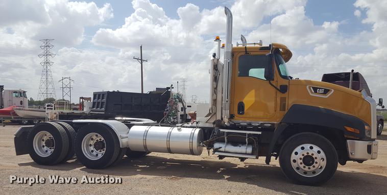 image for item EI9662 2014 Caterpillar CT660 semi truck