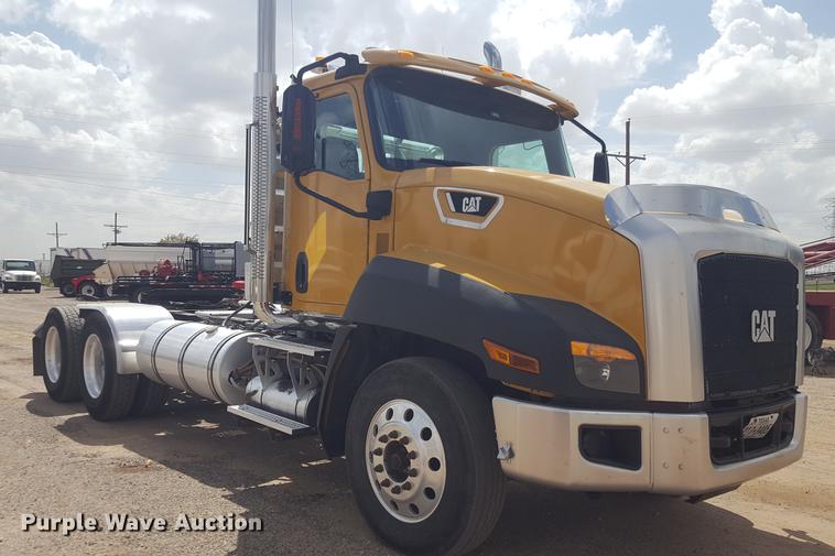 image for item EI9662 2014 Caterpillar CT660 semi truck