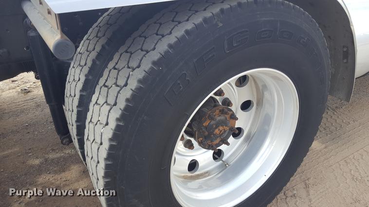 image for item EI9662 2014 Caterpillar CT660 semi truck