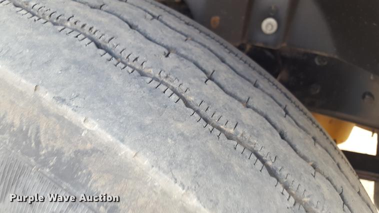 image for item EI9662 2014 Caterpillar CT660 semi truck