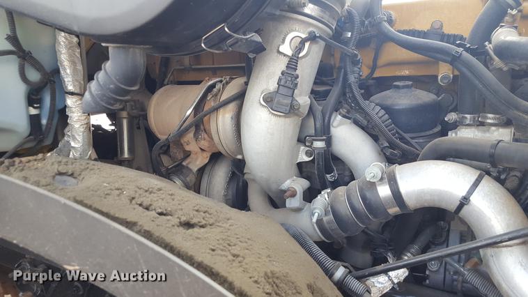 image for item EI9662 2014 Caterpillar CT660 semi truck