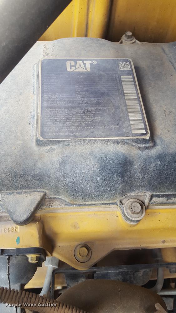 image for item EI9662 2014 Caterpillar CT660 semi truck