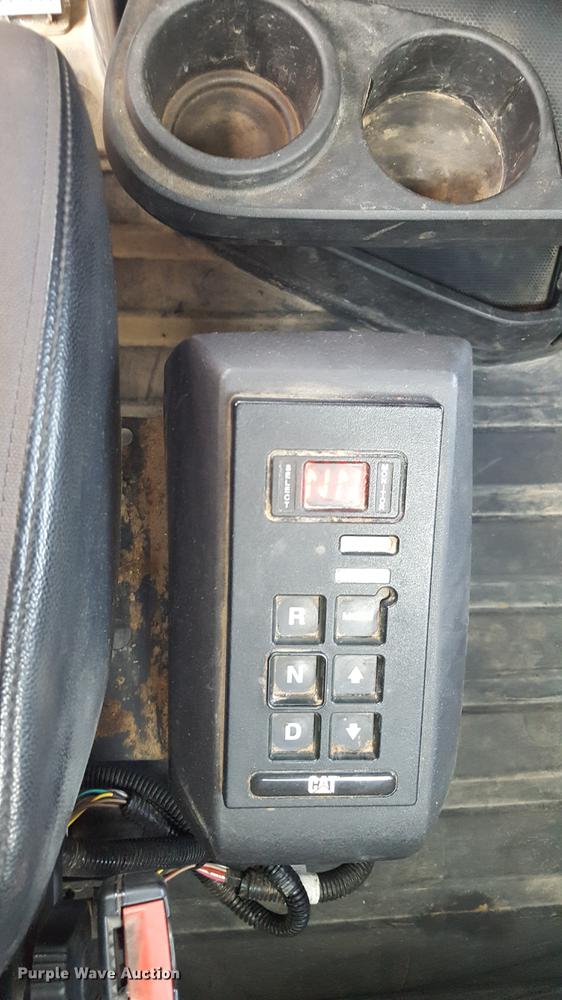 image for item EI9662 2014 Caterpillar CT660 semi truck