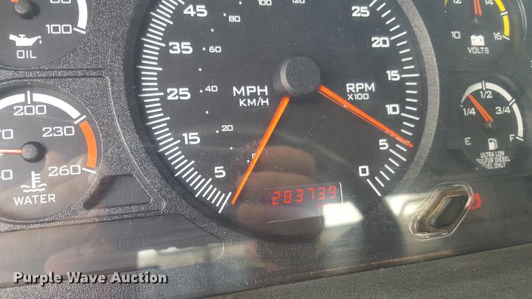 image for item EI9662 2014 Caterpillar CT660 semi truck