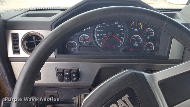 image for item EI9662 2014 Caterpillar CT660 semi truck