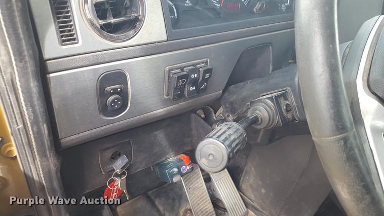 image for item EI9662 2014 Caterpillar CT660 semi truck