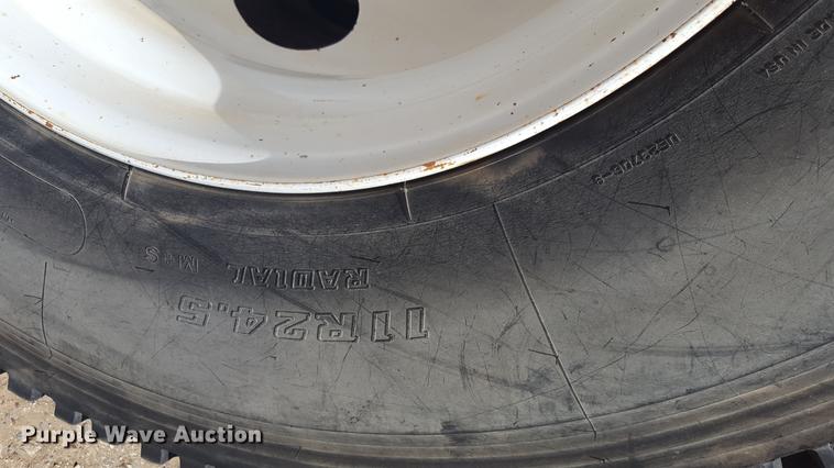 image for item EI9663 2004 Mack RD690SX flatbed winch truck