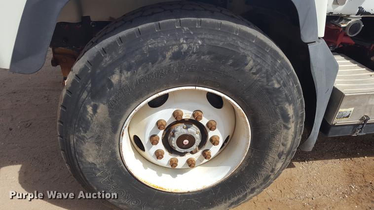 image for item EI9663 2004 Mack RD690SX flatbed winch truck